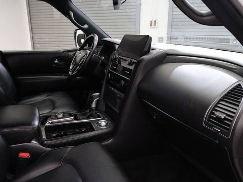 Used 2023 Nissan Armada SL w/ Midnight Edition Package AWD/4WD image 17