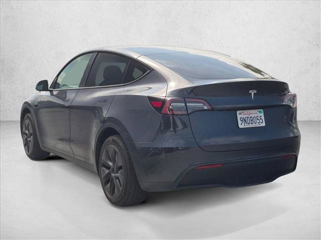 Used 2024 Tesla Model Y Long Range RWD image 7