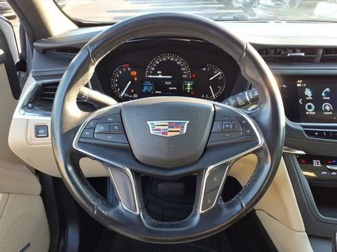 Used 2019 Cadillac XT5 AWD image 20