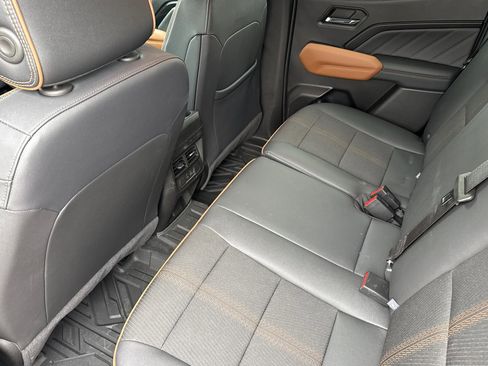 Used 2024 GMC Canyon AT4 w/ Technology Package image 15