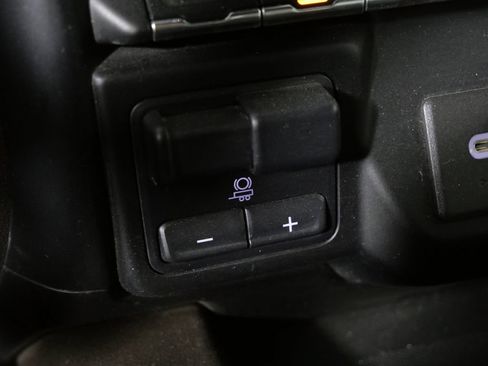Used 2021 Chevrolet Silverado 1500 LTZ AWD/4WD image 26