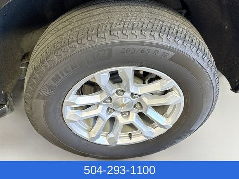 Used 2025 Chevrolet Suburban LT RWD image 34