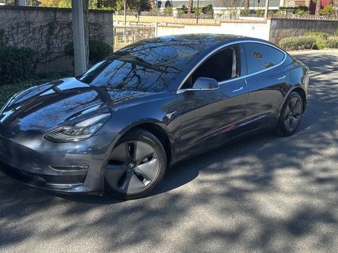 Used 2019 Tesla Model 3 Standard Range Plus image 1