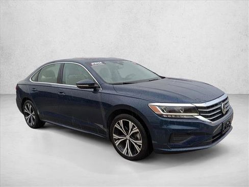 Used 2021 Volkswagen Passat 2.0T SE w/ Luggage Net & Mats Package image 3