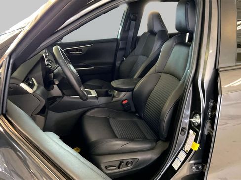 Used 2022 Toyota RAV4 XSE AWD/4WD image 7