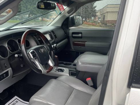 Used 2015 Toyota Sequoia Platinum image 10