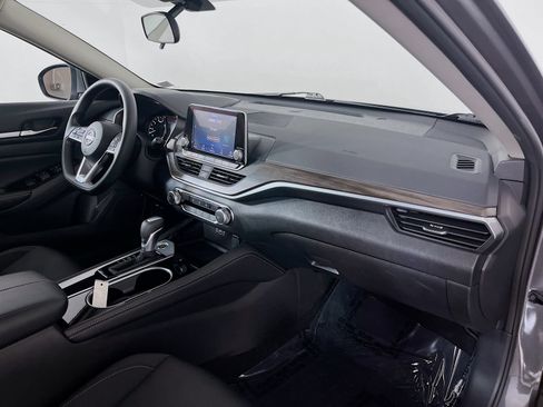 Used 2023 Nissan Altima 2.5 SV FWD image 32
