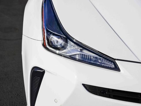 Certified 2022 Toyota Prius LE image 12