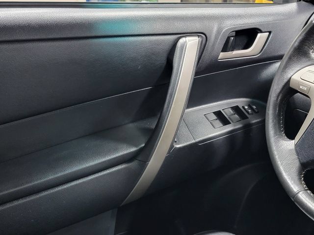 Used 2010 Toyota Highlander SE AWD/4WD image 23