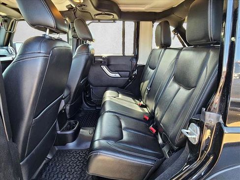 Used 2013 Jeep Wrangler Unlimited Rubicon w/ Connectivity Group AWD/4WD image 14