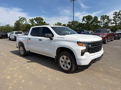 Used 2023 Chevrolet Silverado 1500 Custom AWD/4WD image 4
