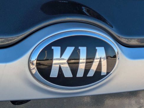 Used 2021 Kia Seltos EX image 11