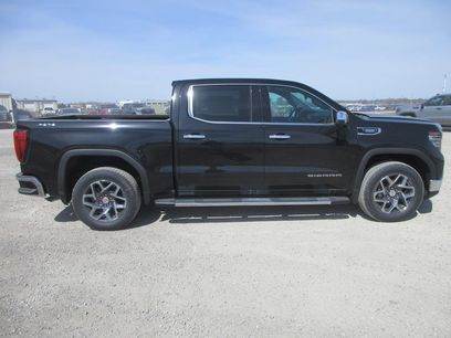 New 2026 GMC Sierra 1500 SLT w/ SLT Premium Package