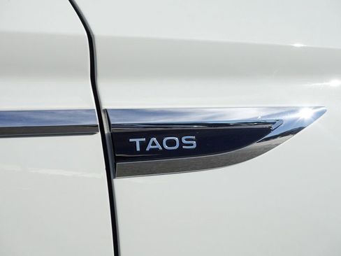 Used 2022 Volkswagen Taos SE image 6