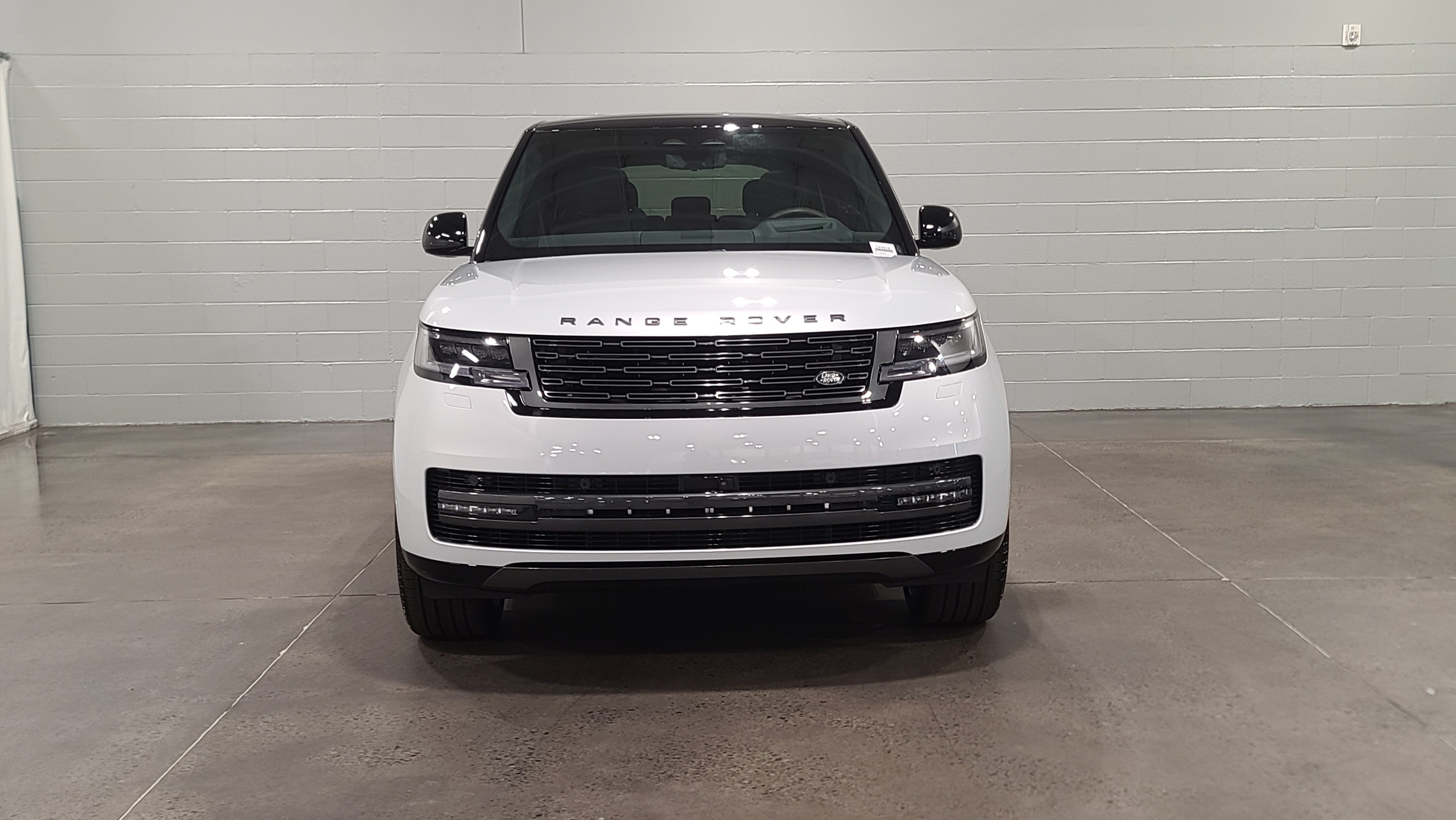 New 2026 Land Rover Range Rover Long Wheelbase SE AWD/4WD image 9