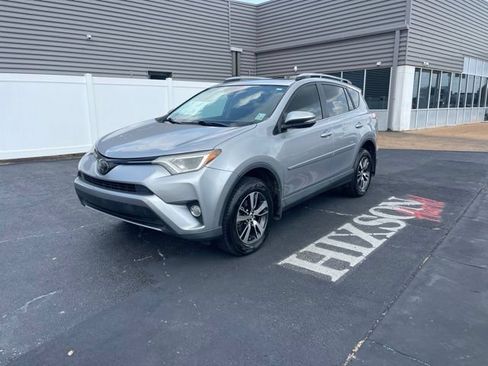 Used 2018 Toyota RAV4 XLE FWD image 1