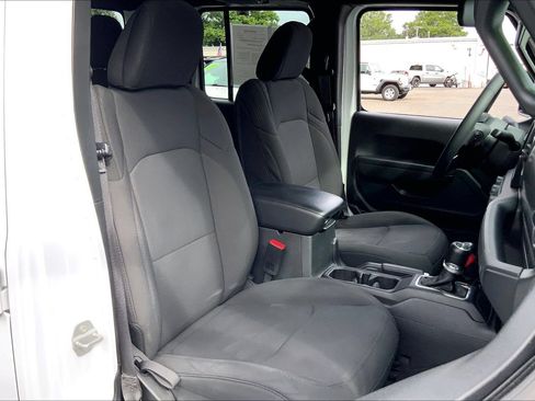 Used 2023 Jeep Gladiator Sport AWD/4WD image 7