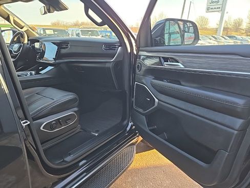 Used 2024 Jeep Wagoneer Series II AWD/4WD image 75