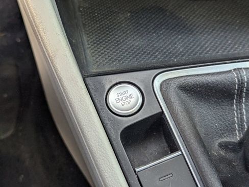 Used 2024 Volkswagen Jetta SE FWD image 15