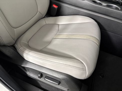 Used 2025 Honda Pilot Touring image 33