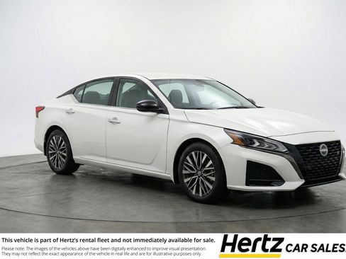 Used 2025 Nissan Altima 2.5 SV image 1