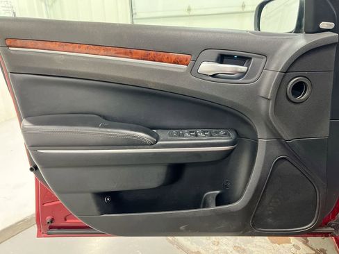 Used 2012 Chrysler 300 Limited RWD image 20