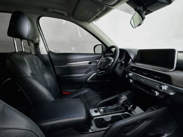 Used 2022 Kia Telluride EX w/ EX Premium Package FWD image 26