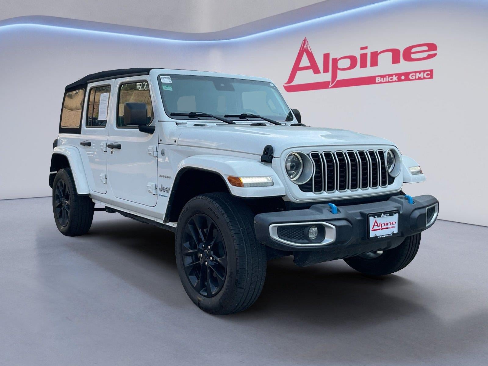 Used 2024 Jeep Wrangler Unlimited Sahara AWD/4WD image 7