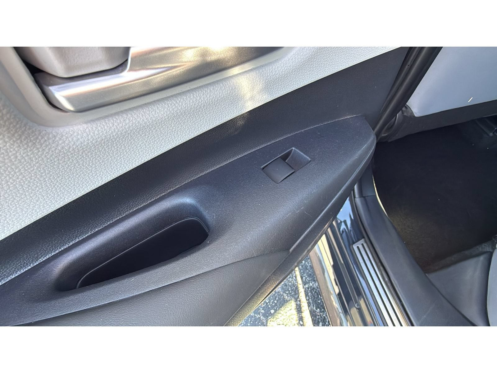 Certified 2023 Toyota Corolla SE FWD image 35