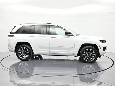 Used 2023 Jeep Grand Cherokee Overland w/ Luxury Tech Group IV image 4