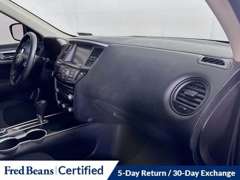 Used 2017 Nissan Pathfinder S image 29