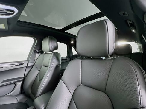 Certified 2026 Porsche Macan AWD/4WD image 14