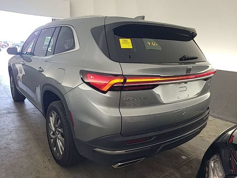 Used 2025 Buick Enclave Preferred FWD image 3