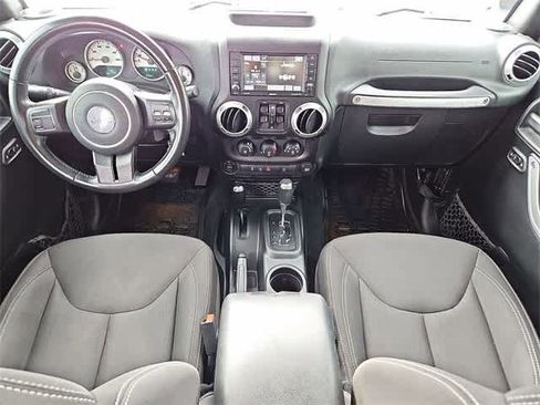 Used 2017 Jeep Wrangler Unlimited Sahara image 23