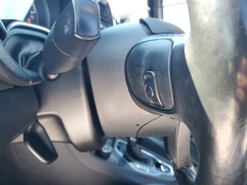 Used 2020 Jeep Cherokee Limited image 13