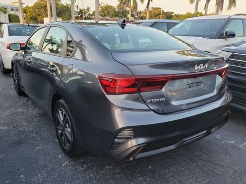 Used 2023 Kia Forte LXS w/ LXS Technology Package FWD image 4