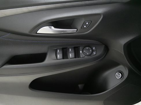 Used 2025 Buick Envista Sport Touring w/ Convenience I Package image 19