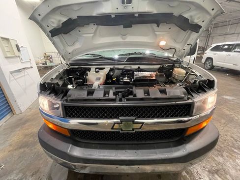 Used 2017 Chevrolet Express 3500 LT w/ LT Preferred Equipment Group image 46