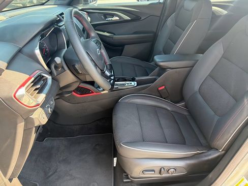 Used 2023 Chevrolet TrailBlazer RS AWD/4WD image 9