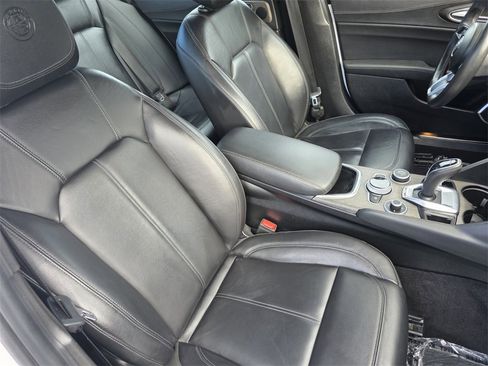 Used 2023 Alfa Romeo Giulia Ti image 27