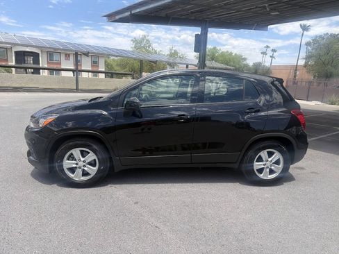 Used 2019 Chevrolet Trax LS w/ LPO, Cargo Package FWD image 5