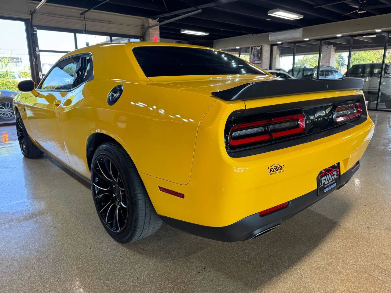 Used 2018 Dodge Challenger SXT w/ Blacktop Package RWD image 5