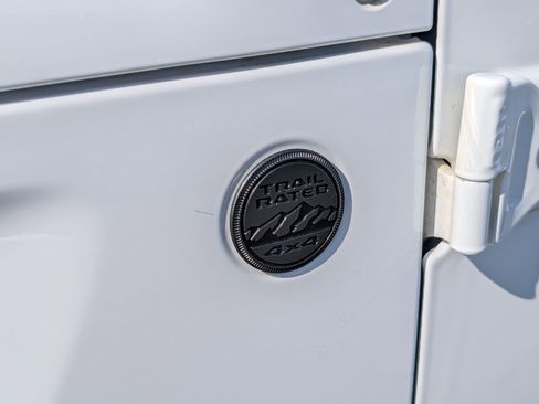 Used 2025 Jeep Wrangler Sahara w/ Safety Group image 10