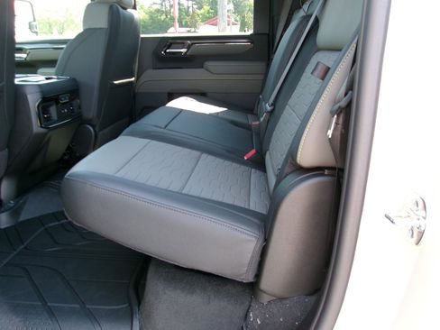 New 2026 Chevrolet Silverado 2500 ZR2 AWD/4WD image 16