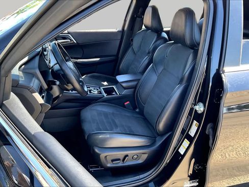 Used 2024 Mitsubishi Outlander SE FWD image 8
