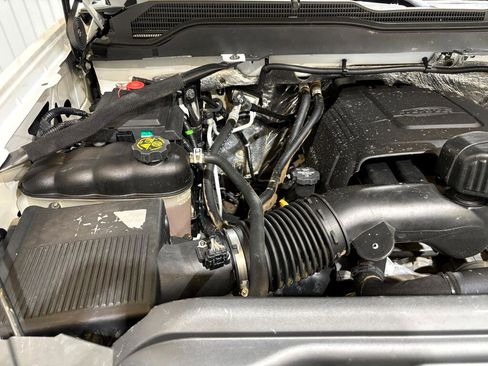 Used 2018 Chevrolet Silverado 2500 W/T w/ Snow Plow Prep Package image 23