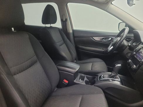 Used 2020 Nissan Rogue SV FWD image 21