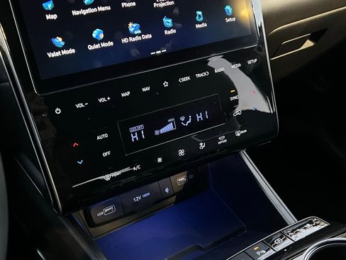 Used 2024 Hyundai Tucson Limited image 13