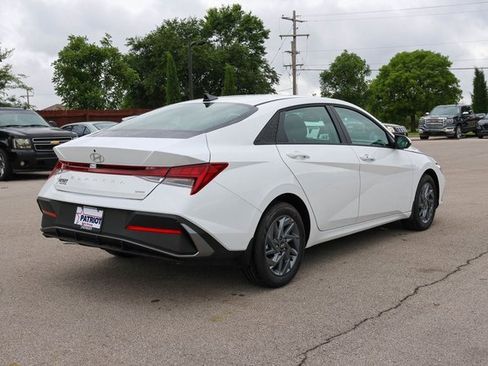 New 2025 Hyundai Elantra Blue image 3