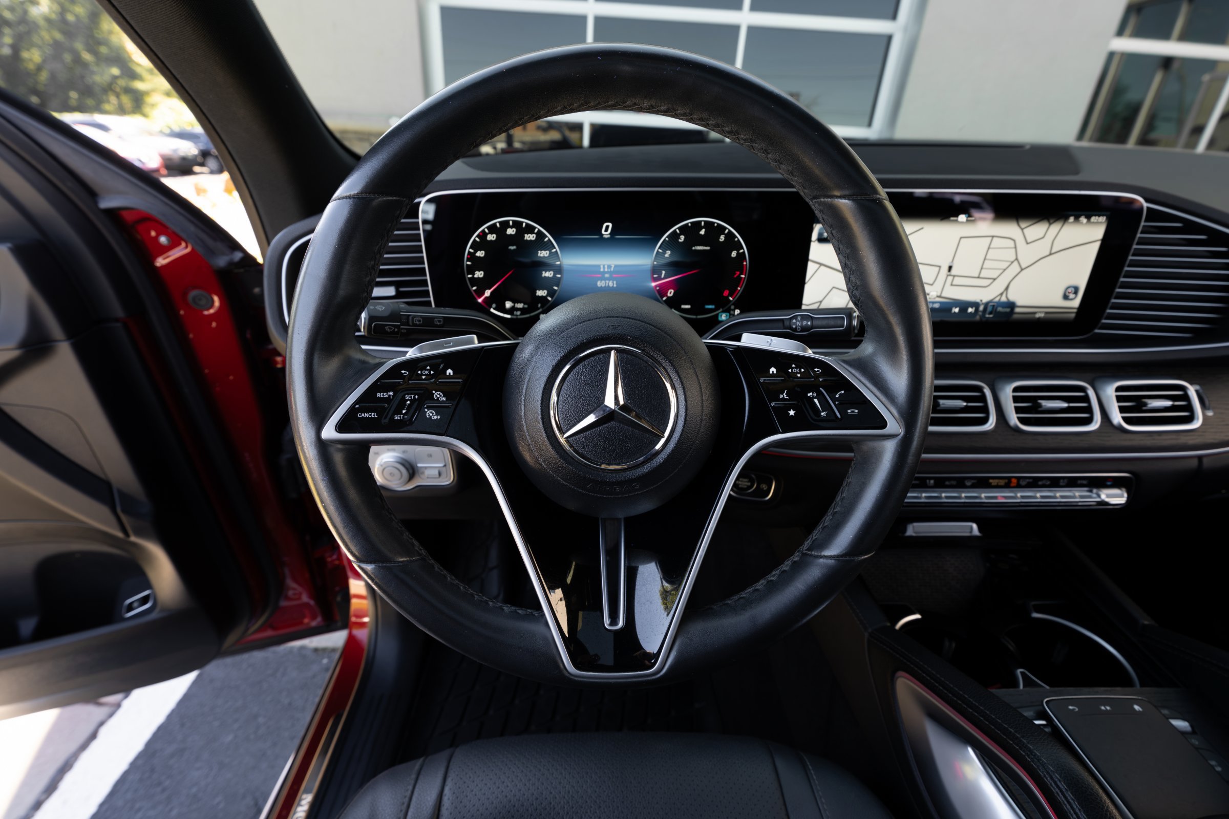 Used 2024 Mercedes-Benz GLE 350 4MATIC w/ AMG Line Exterior image 33